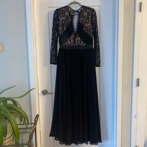 Fame and Partners black lace backless formal gown